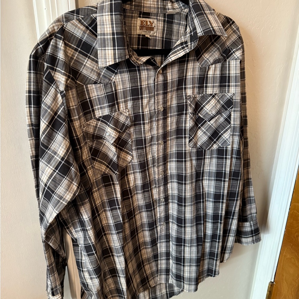 Ely Cattleman Black and White Casual Button Down Shirt